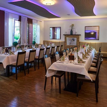 Hotel Restaurant Lindenhof Biblis Екстериор снимка