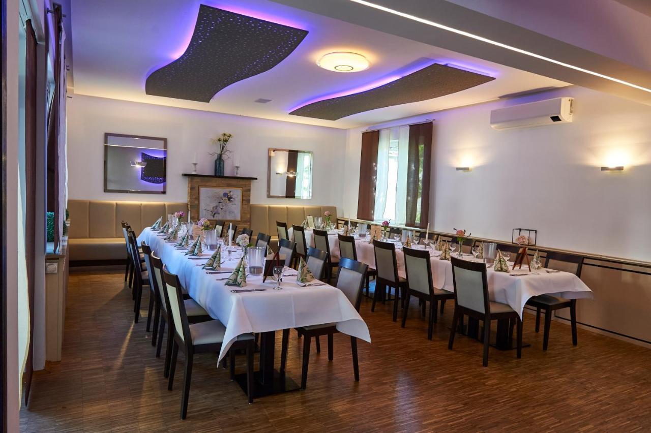 Hotel Restaurant Lindenhof Biblis Екстериор снимка