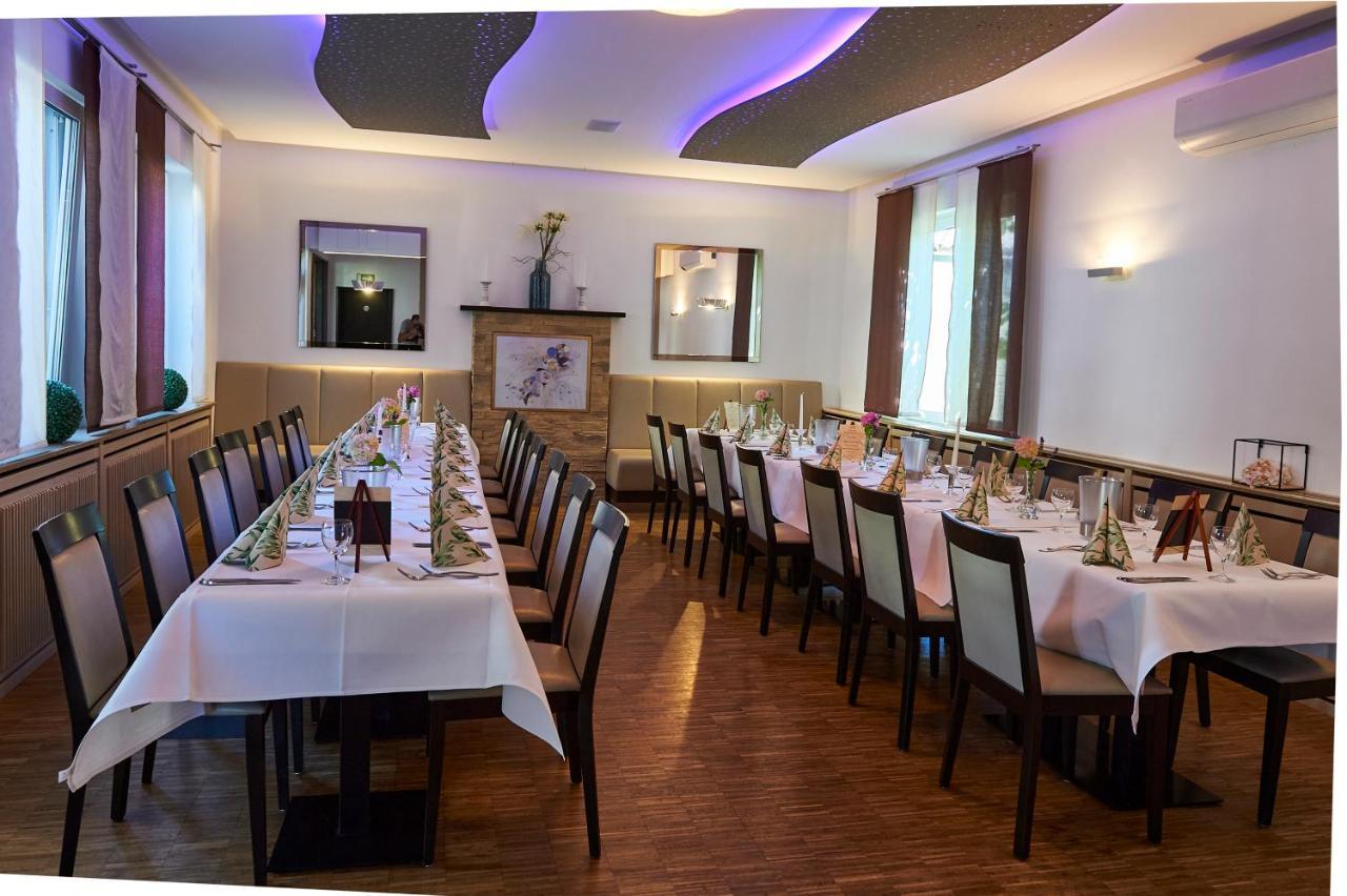 Hotel Restaurant Lindenhof Biblis Екстериор снимка